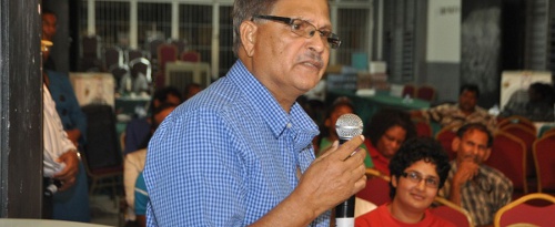 Photo: Attorney Subhas Panday (centre) is trying to work out a lucrative deal for... ahmmm... someone!
